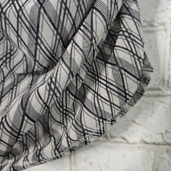 BANANA REPUBLIC Diamond Plaid Mesh Mock-Neck Top, S - Picture 4 of 8